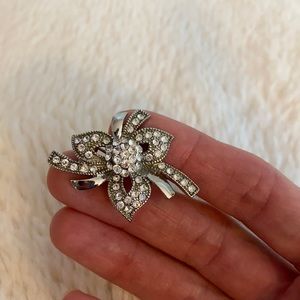 STUNNING Rhinestone Brooch